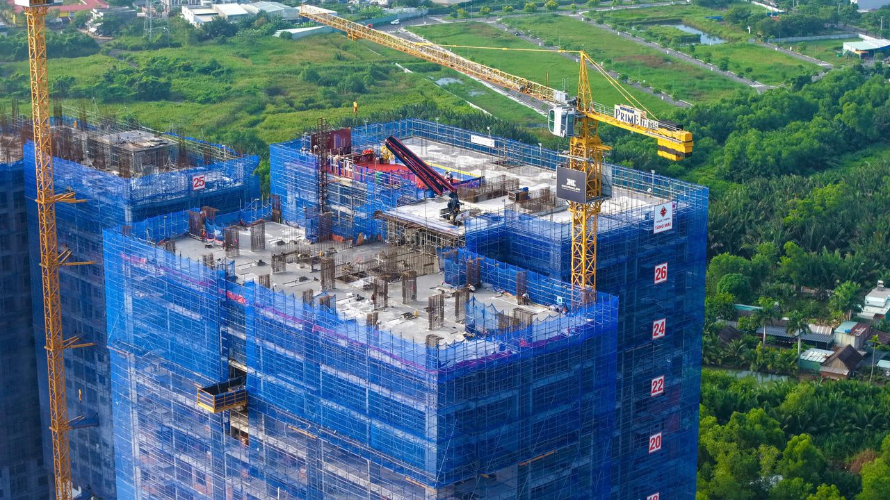 Thi công hoàn thiện tầng mái Khải Hoàn Prime